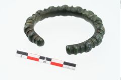 Foto von Bronzeknotenarmreif (NHMW-PRAE-026317)